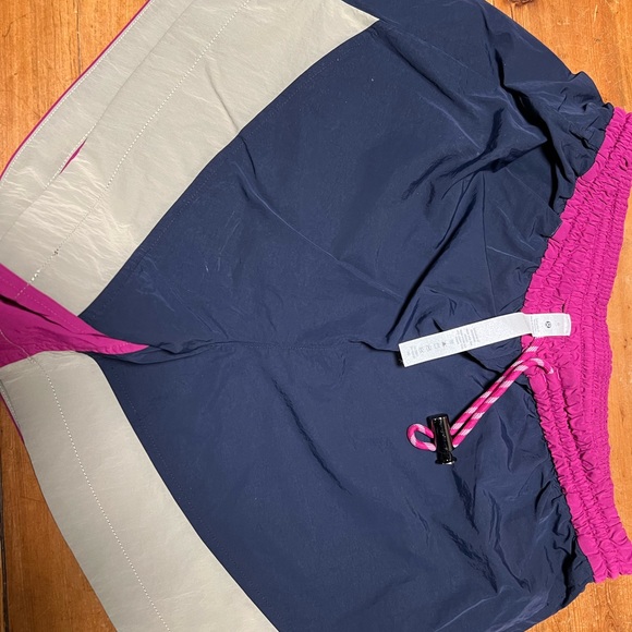 LULULEMON 5 PC BUNDLE - Picture 11 of 15